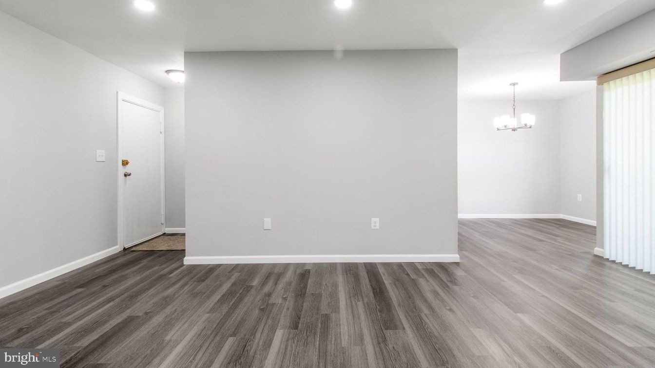 Chandelier, Empty room, Interior, Recessed Lighting, Wood Texture Flooring