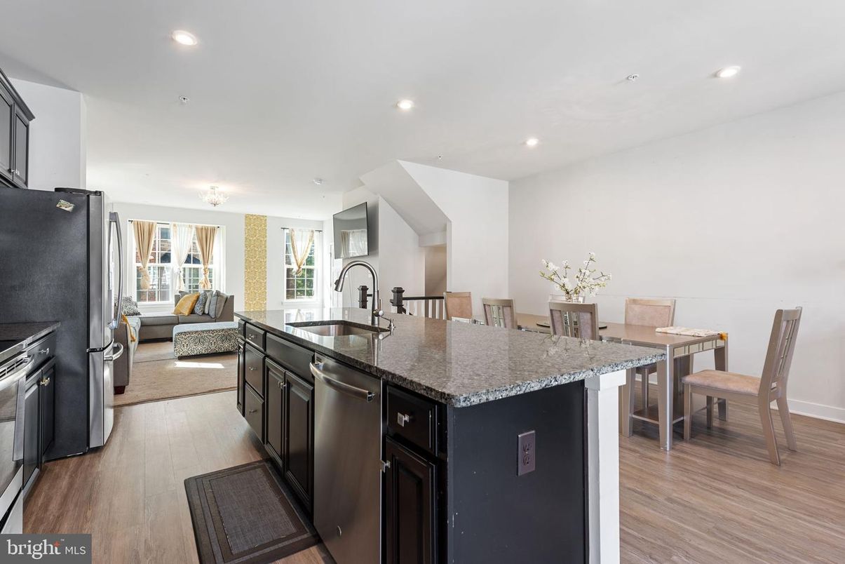 Dining room, Interior, Kitchen, Living room, Recessed Lighting, Wood Texture Flooring