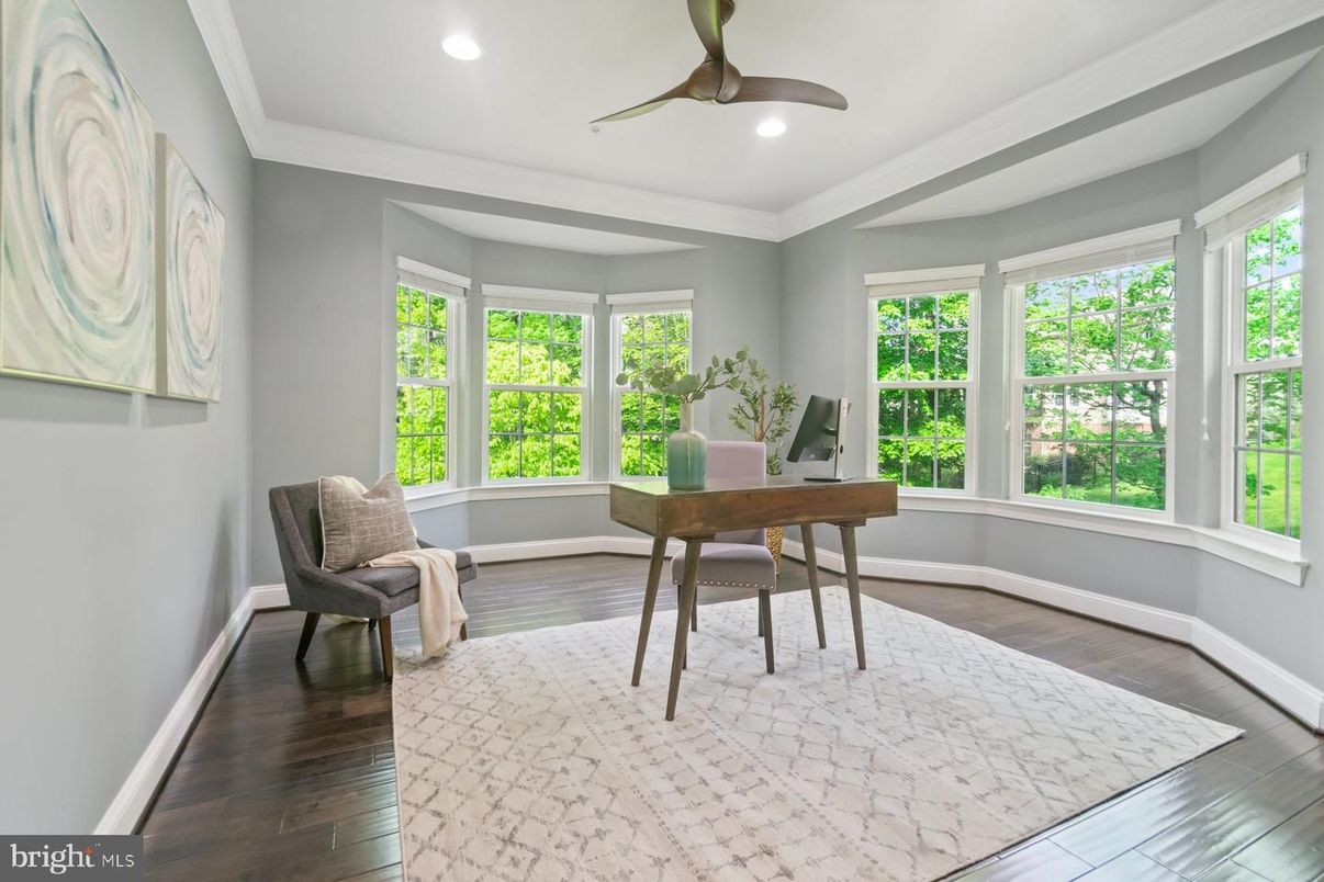 Home Office, Interior, Recessed Lighting, Wood Texture Flooring
