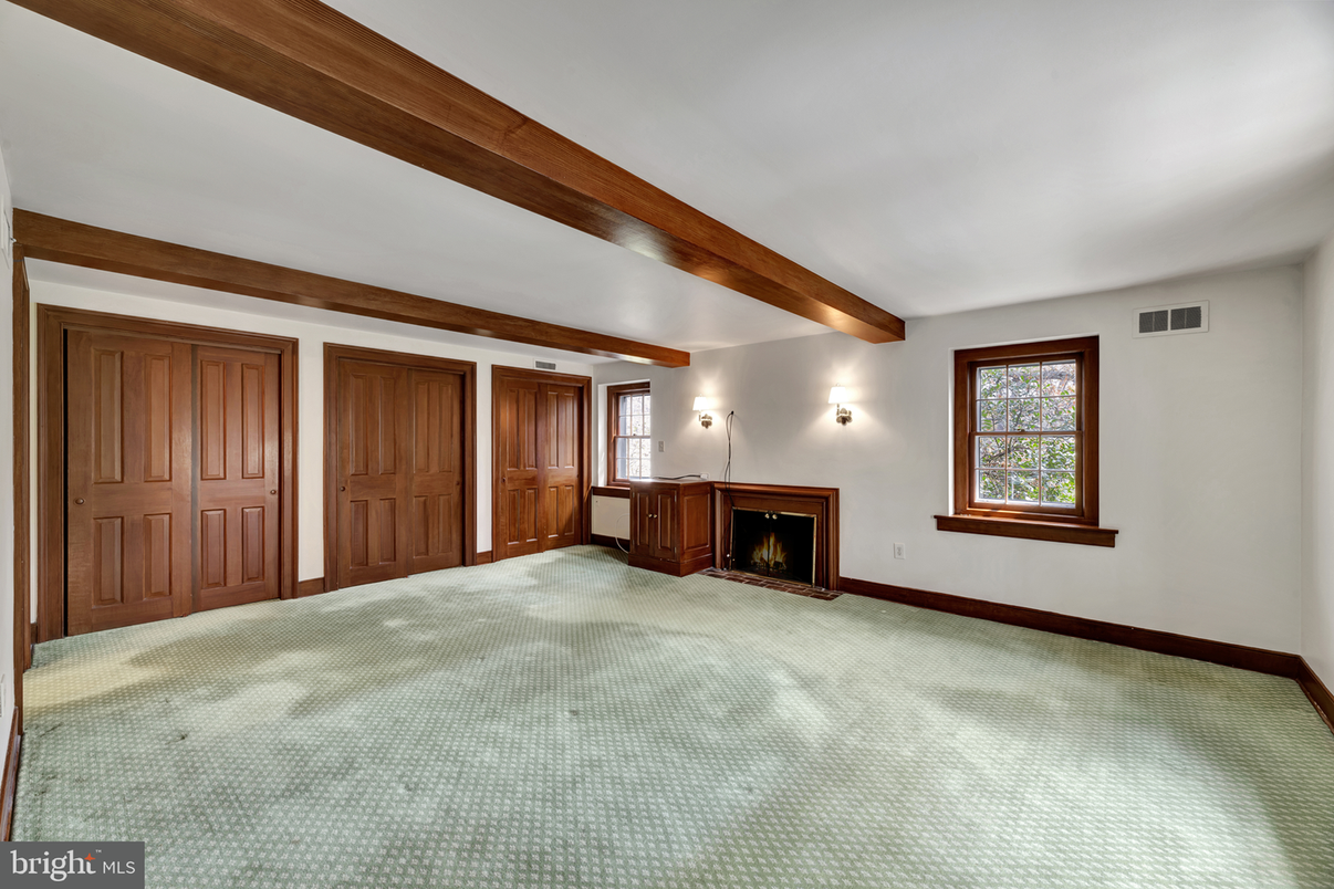 Empty room, Fireplace, Interior, Wooden Beams
