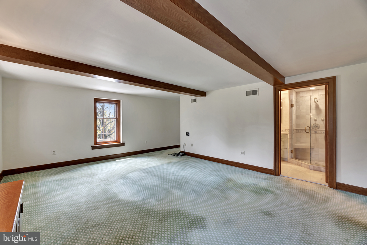 Empty room, Interior, Wooden Beams