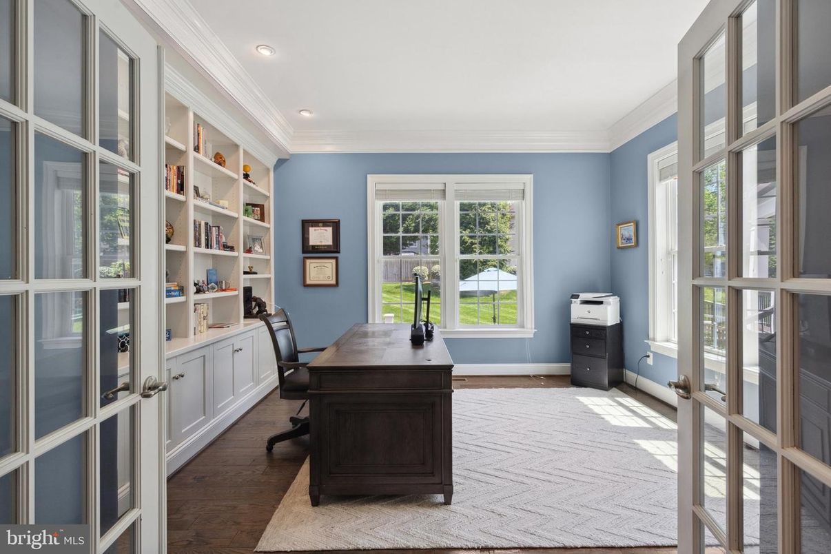 Home Office, Interior, Recessed Lighting, Wood Texture Flooring