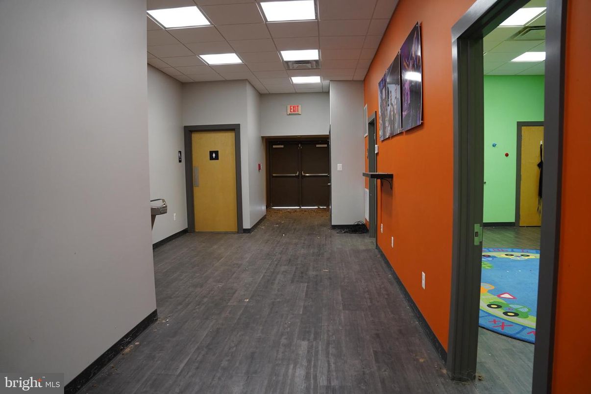 Elevator, Interior, Recessed Lighting, Wood Texture Flooring