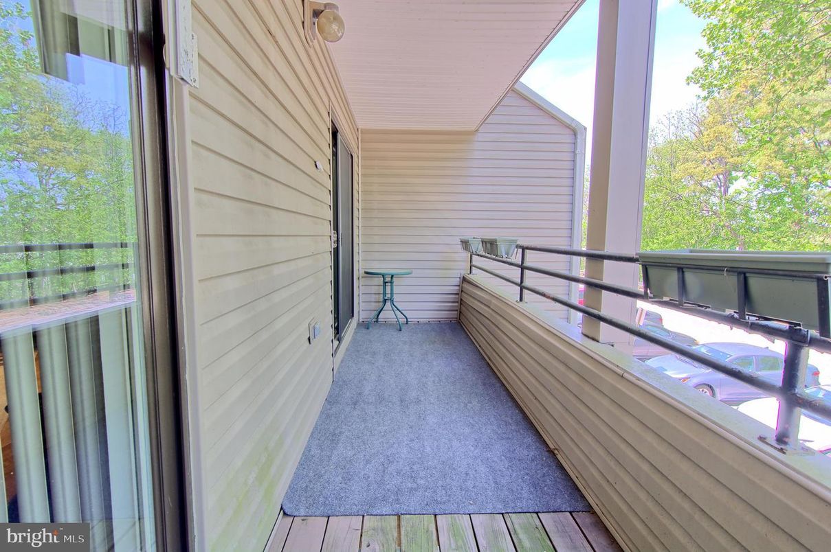 Exterior, Wood Texture Flooring