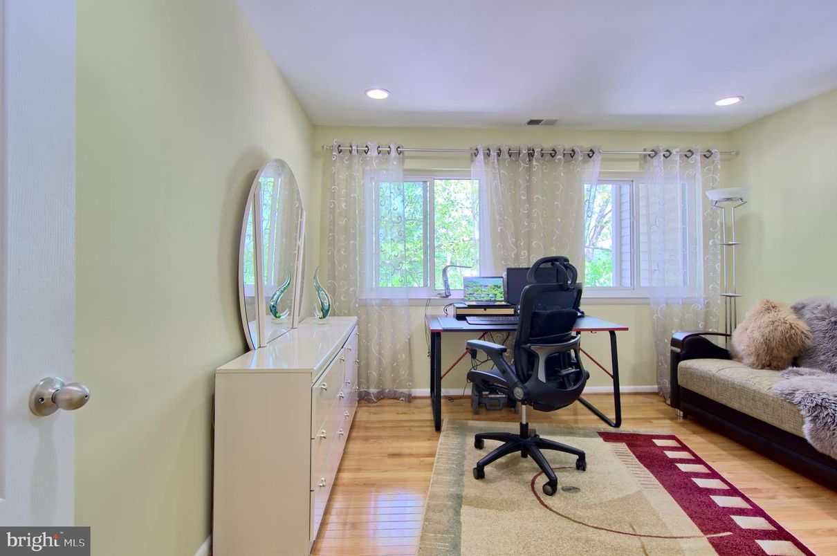 Home Office, Interior, Recessed Lighting, Wood Texture Flooring
