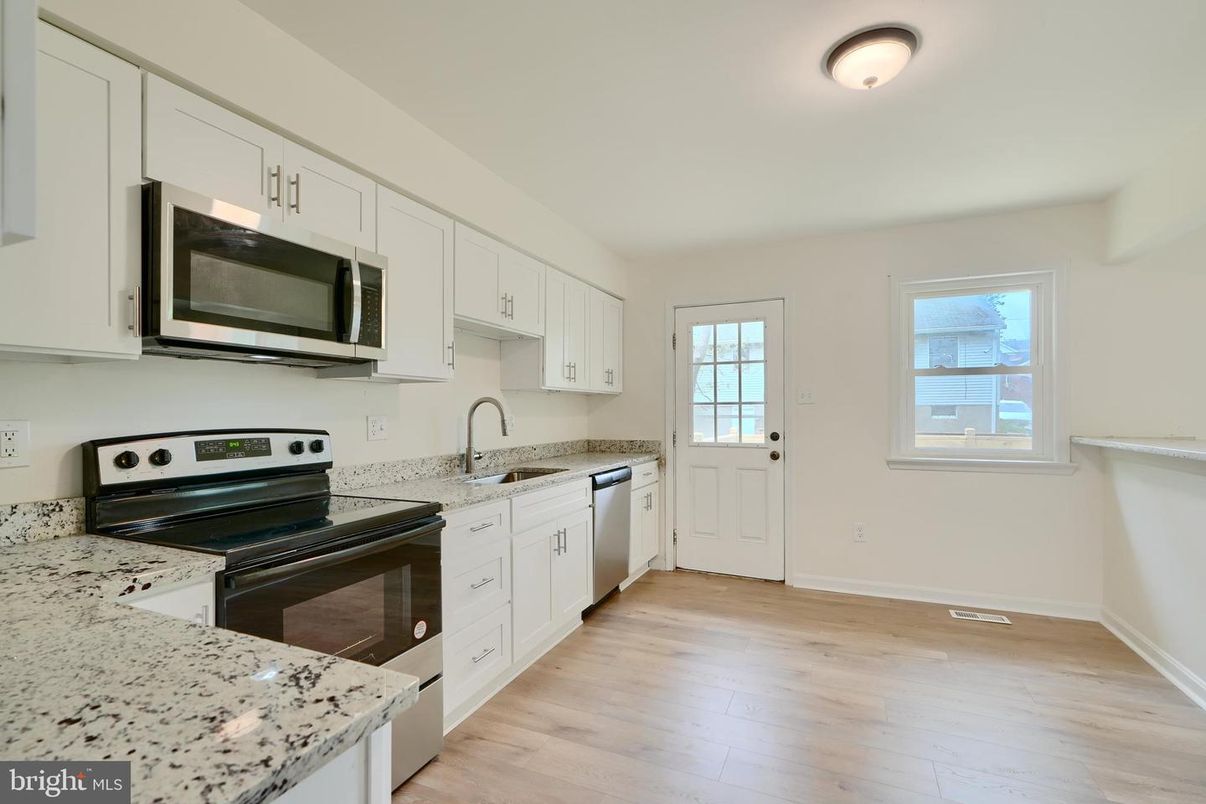 Interior, Kitchen, Stainless Steel Appliances, Wood Texture Flooring