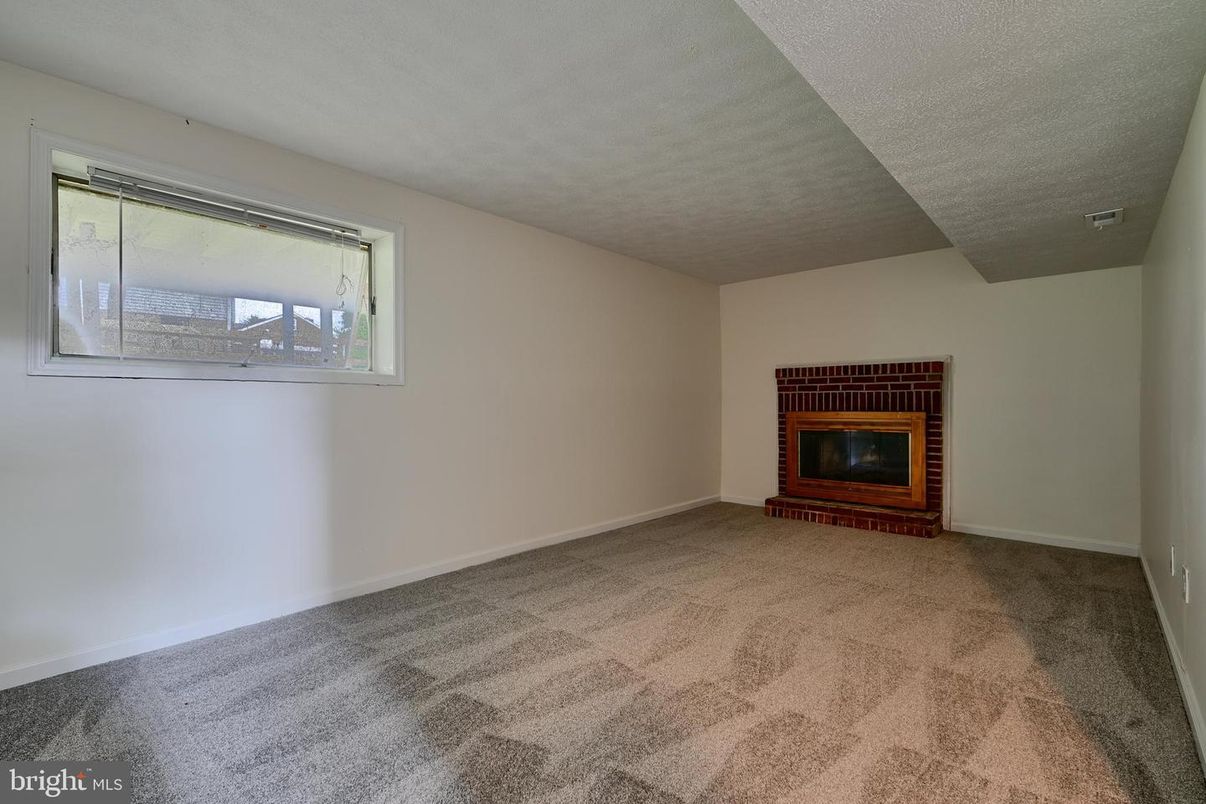 Empty room, Fireplace, Interior