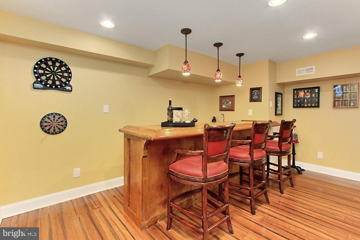 Interior, Pendant Lights, Recessed Lighting, Wood Texture Flooring