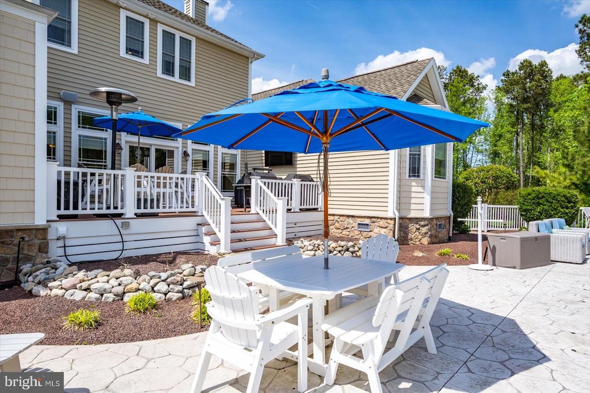 Backyard, Exterior, Hot Tub