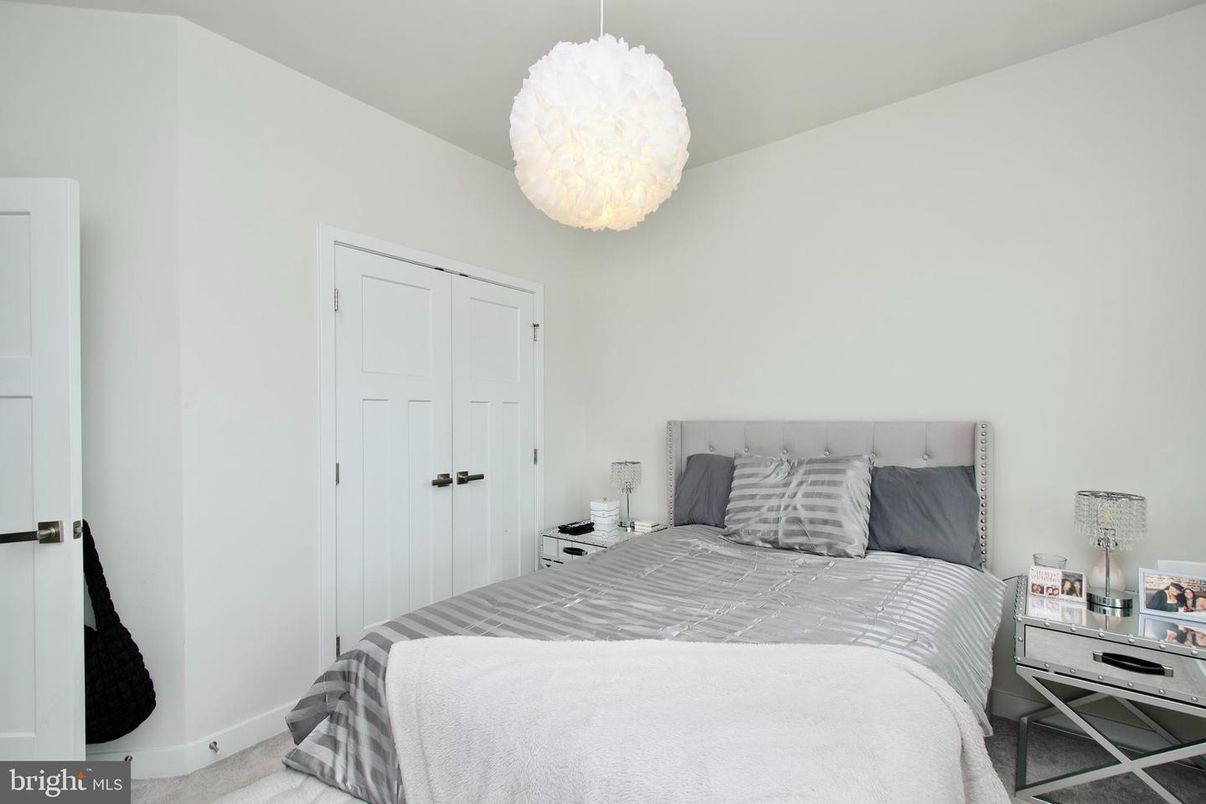Bedroom, Interior, Pendant Lights