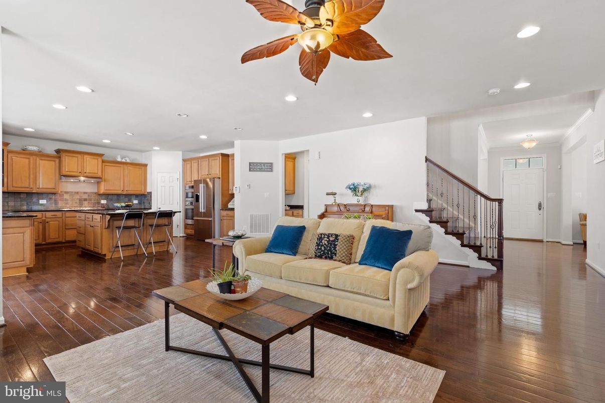 Interior, Kitchen, Living room, Recessed Lighting, Wood Texture Flooring