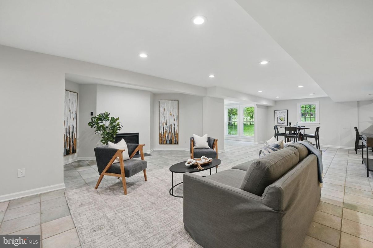 Dining room, Interior, Living room, Recessed Lighting