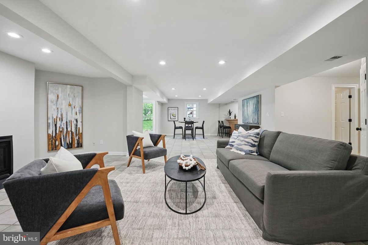 Dining room, Interior, Living room, Recessed Lighting