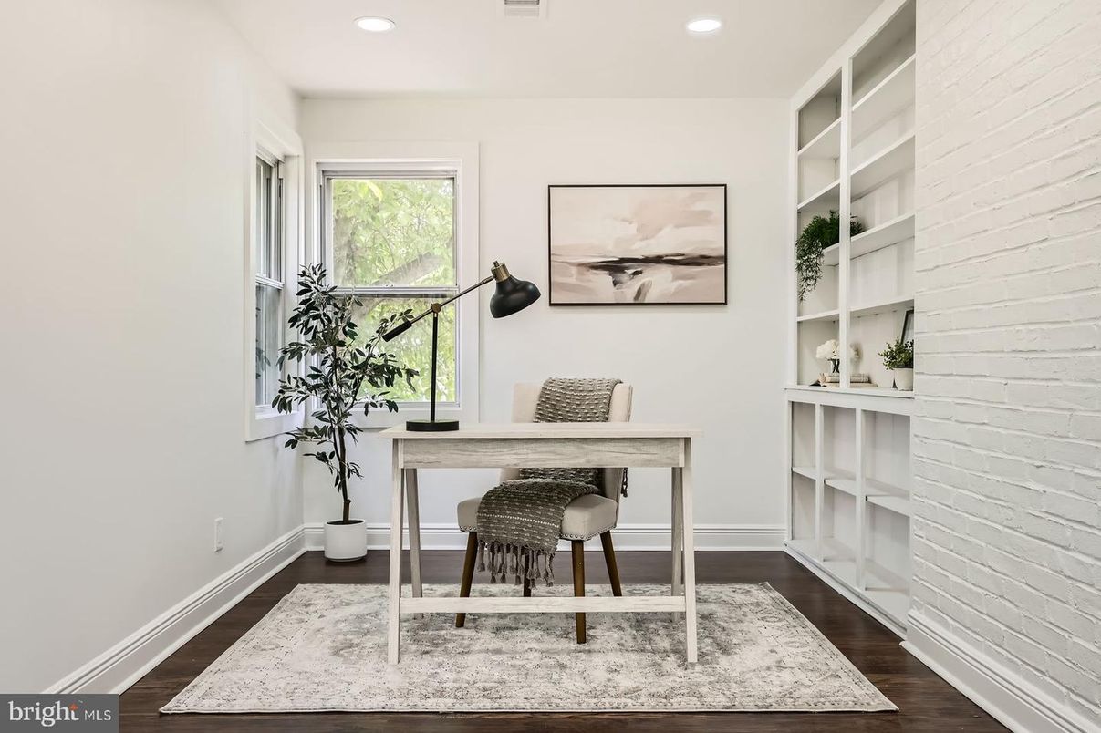 Home Office, Interior, Recessed Lighting, Wood Texture Flooring