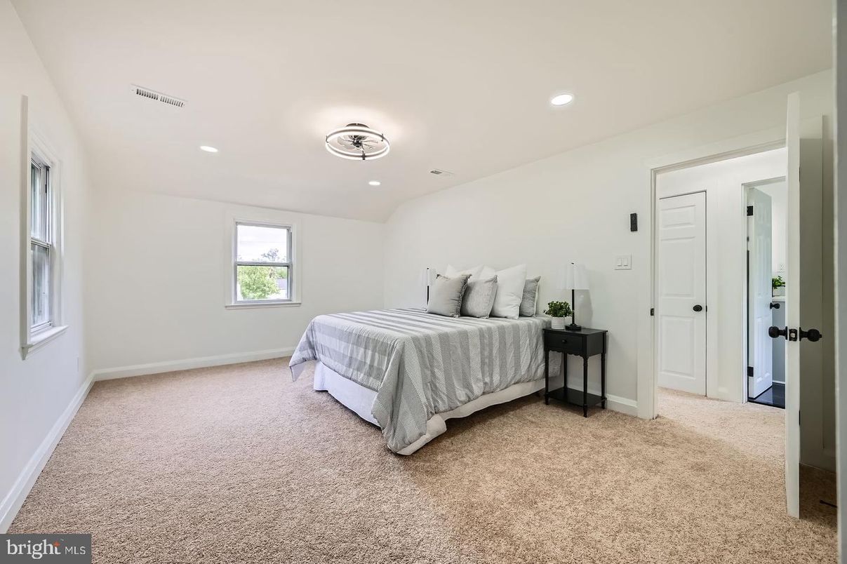 Bedroom, Interior, Recessed Lighting