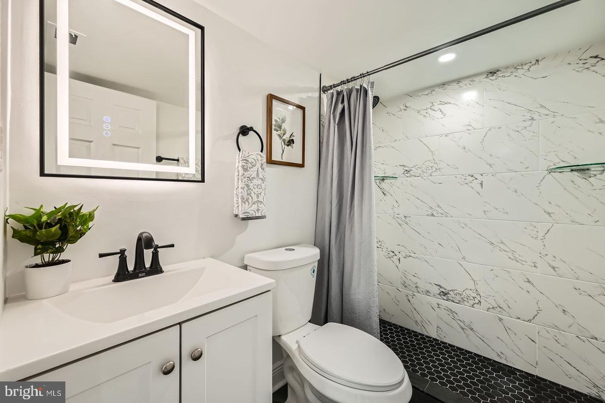 Bathroom, Interior, Marble Walls, Recessed Lighting