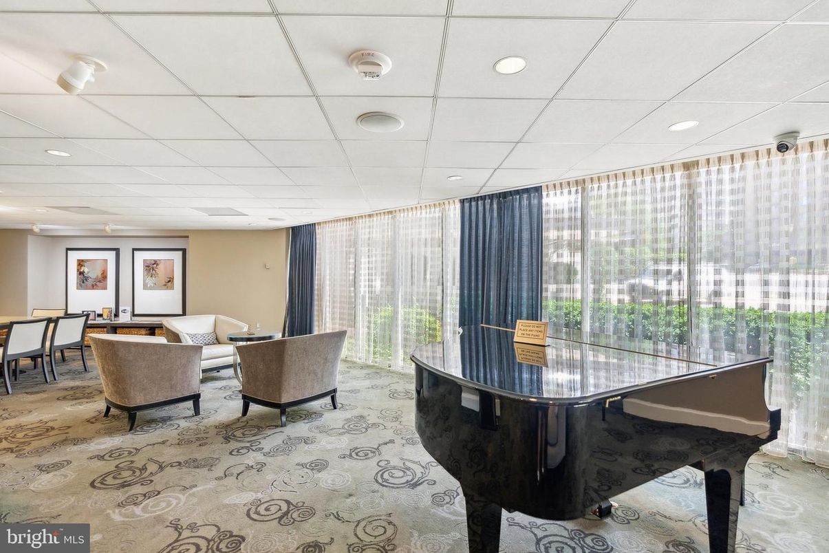 Dining room, Interior, Living room, Piano, Recessed Lighting