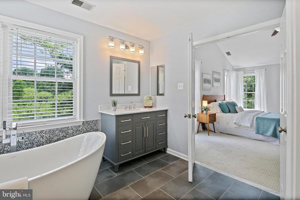 Bathroom, Bedroom, Free Standing Baths, Interior
