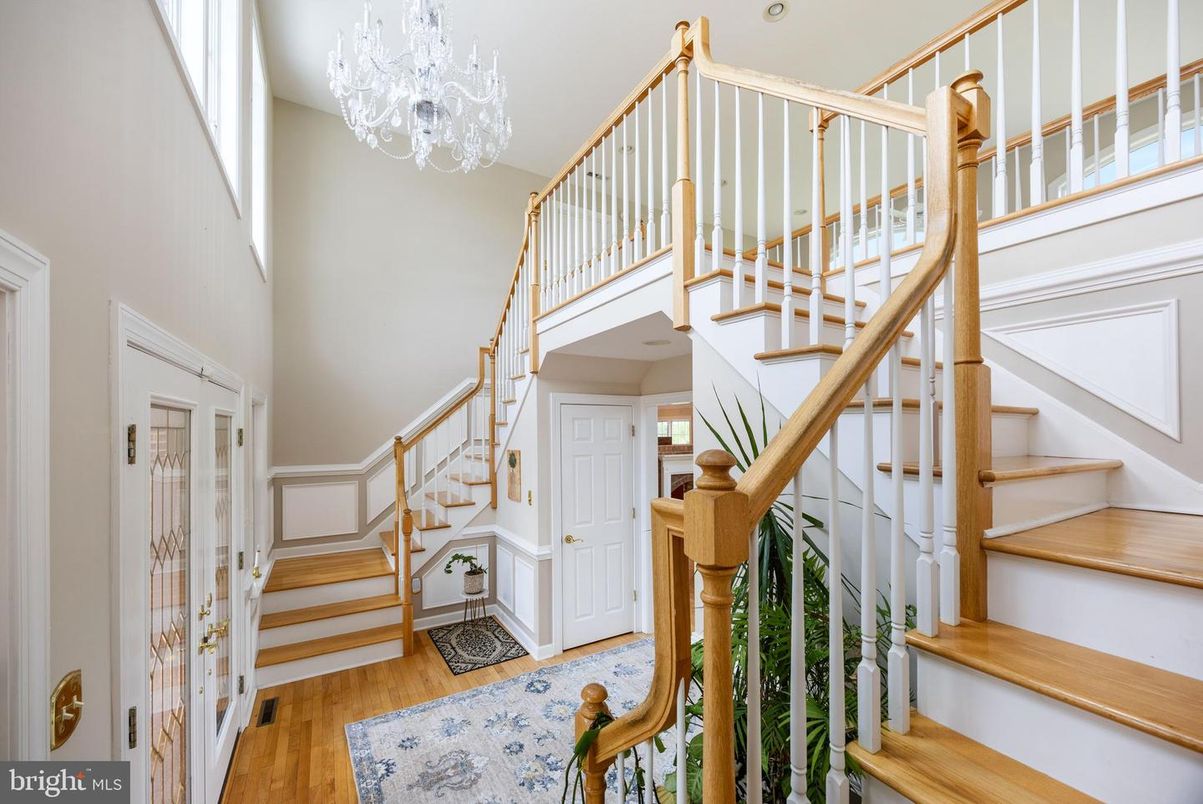 Chandelier, Interior, Wood Texture Flooring