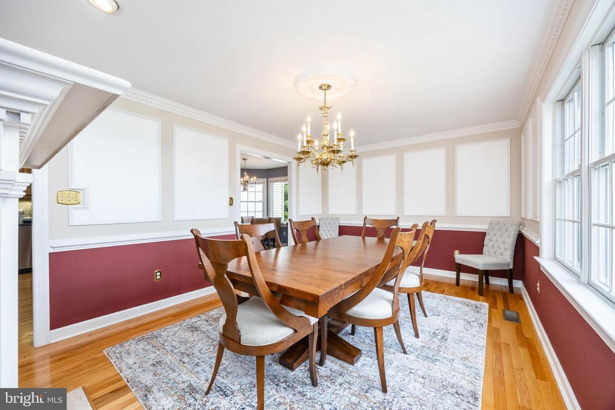 Chandelier, Dining room, Fireplace, Interior, Recessed Lighting, Wood Texture Flooring