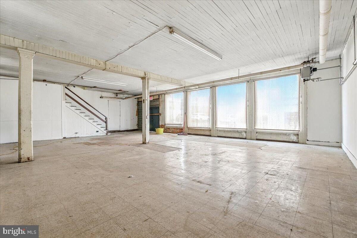 Garage, Interior