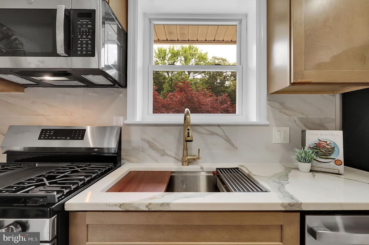 Interior, Kitchen, Stainless Steel Appliances