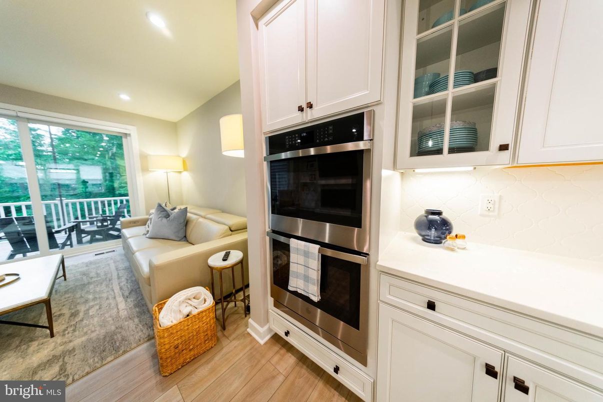 Interior, Kitchen, Living room, Recessed Lighting, Stainless Steel Appliances, Wood Texture Flooring
