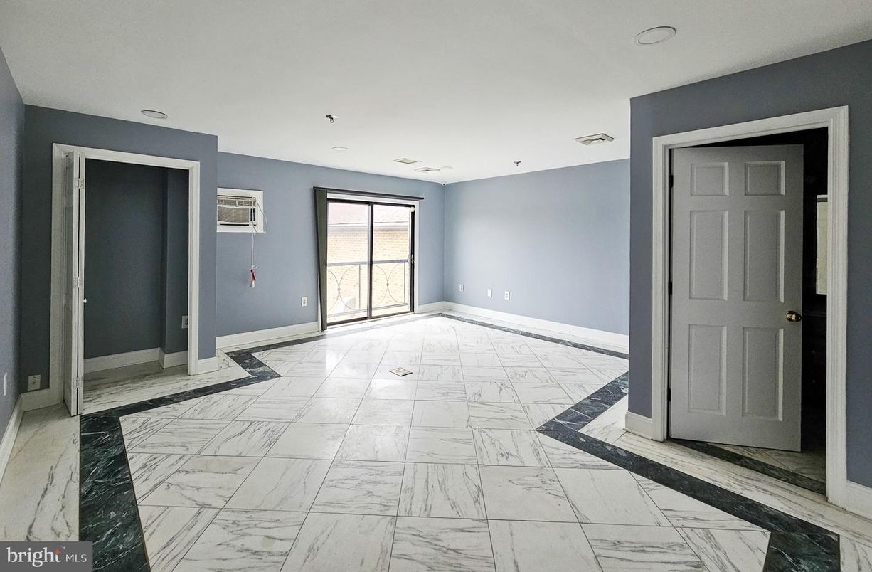 Empty room, Interior, Marble, Recessed Lighting