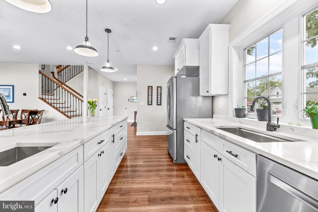 Interior, Kitchen, Pendant Lights, Recessed Lighting, Wood Texture Flooring
