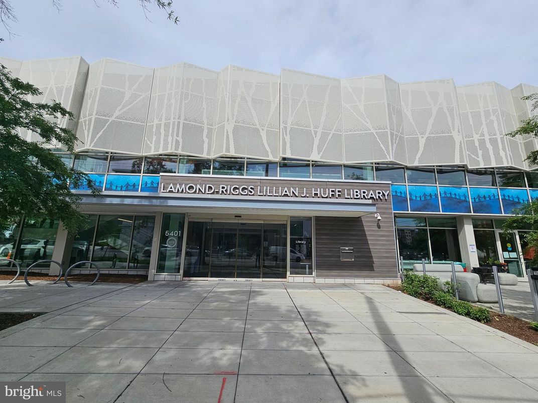 Exterior, Facade, Highrise