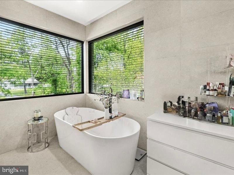 Bathroom, Free Standing Baths, Interior