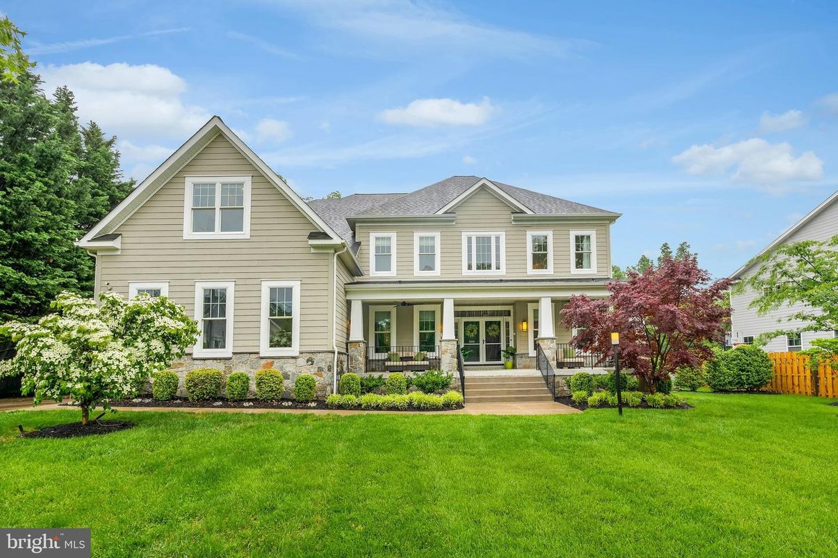 Exterior, Facade, Farmhouse