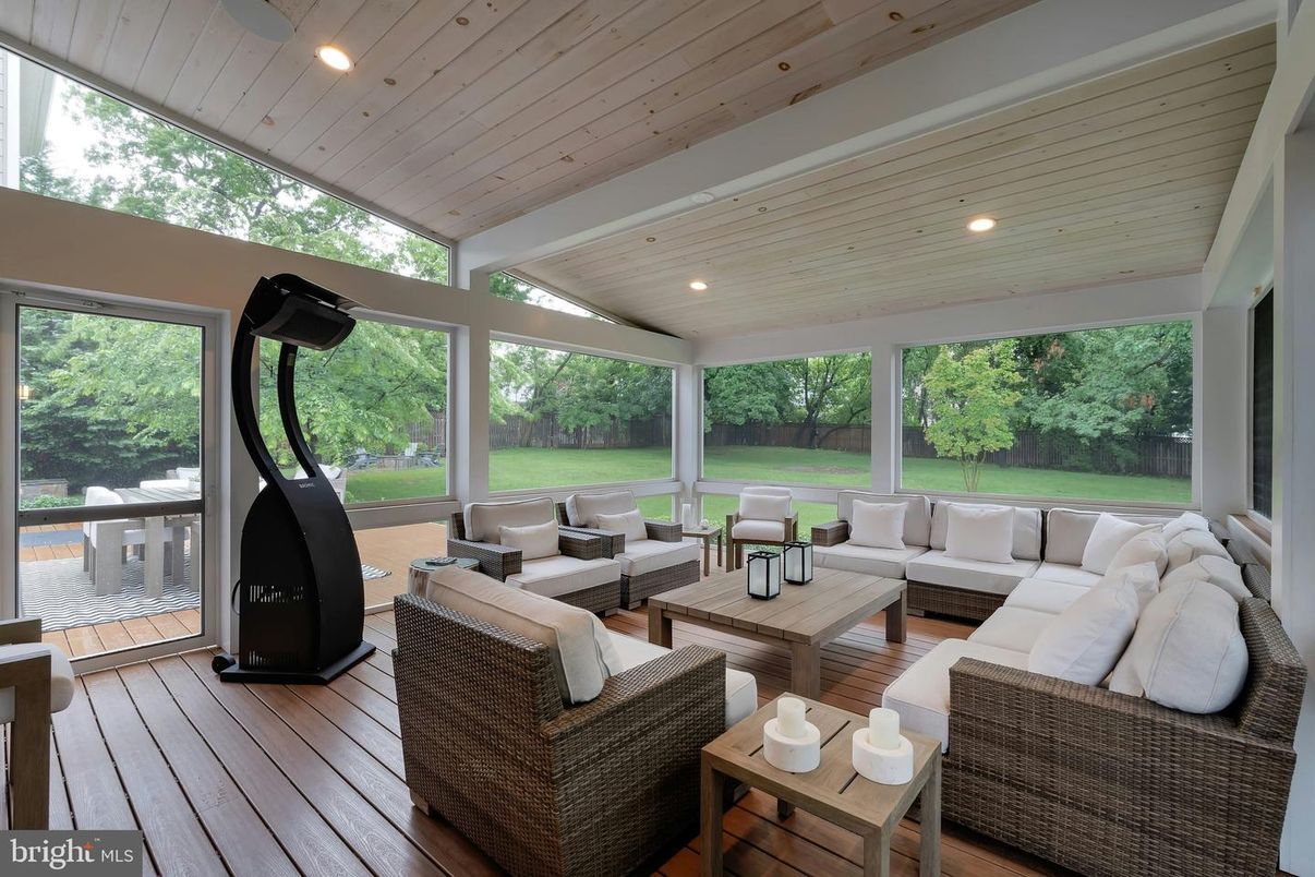 Fitness Equipment, Interior, Living room, Recessed Lighting, Wooden Ceilings, Wood Texture Flooring