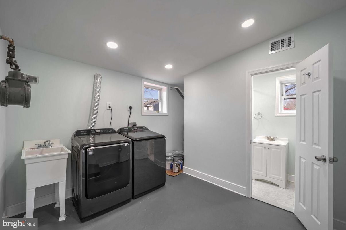 Interior, Recessed Lighting, Washer