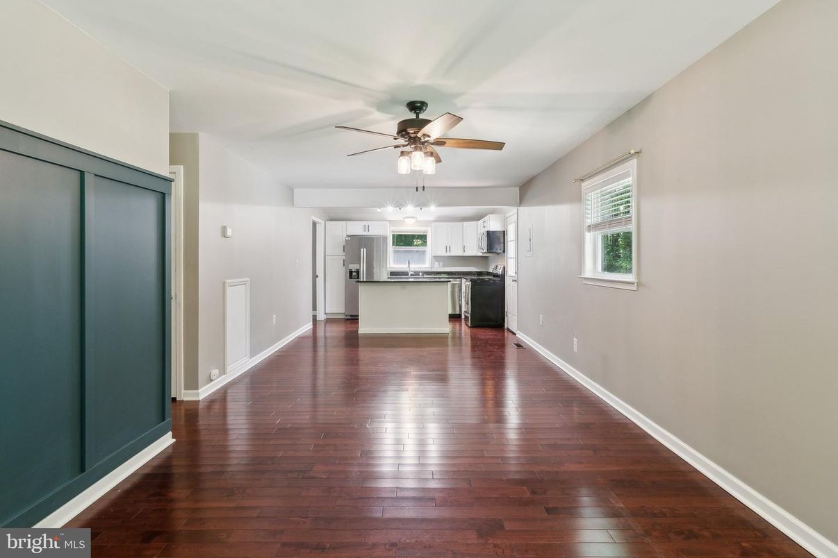 Empty room, Interior, Kitchen, Stainless Steel Appliances, Wood Texture Flooring