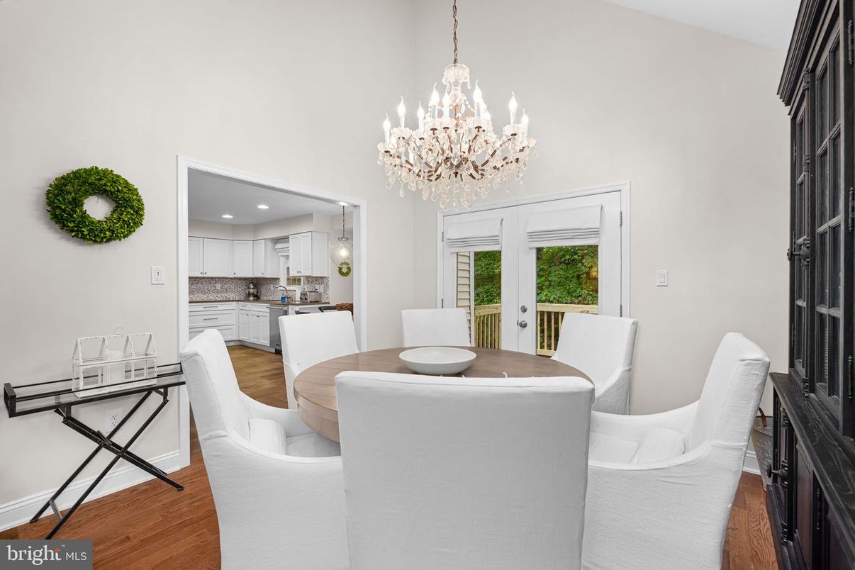 Chandelier, Dining room, Interior, Kitchen, Recessed Lighting, Wood Texture Flooring