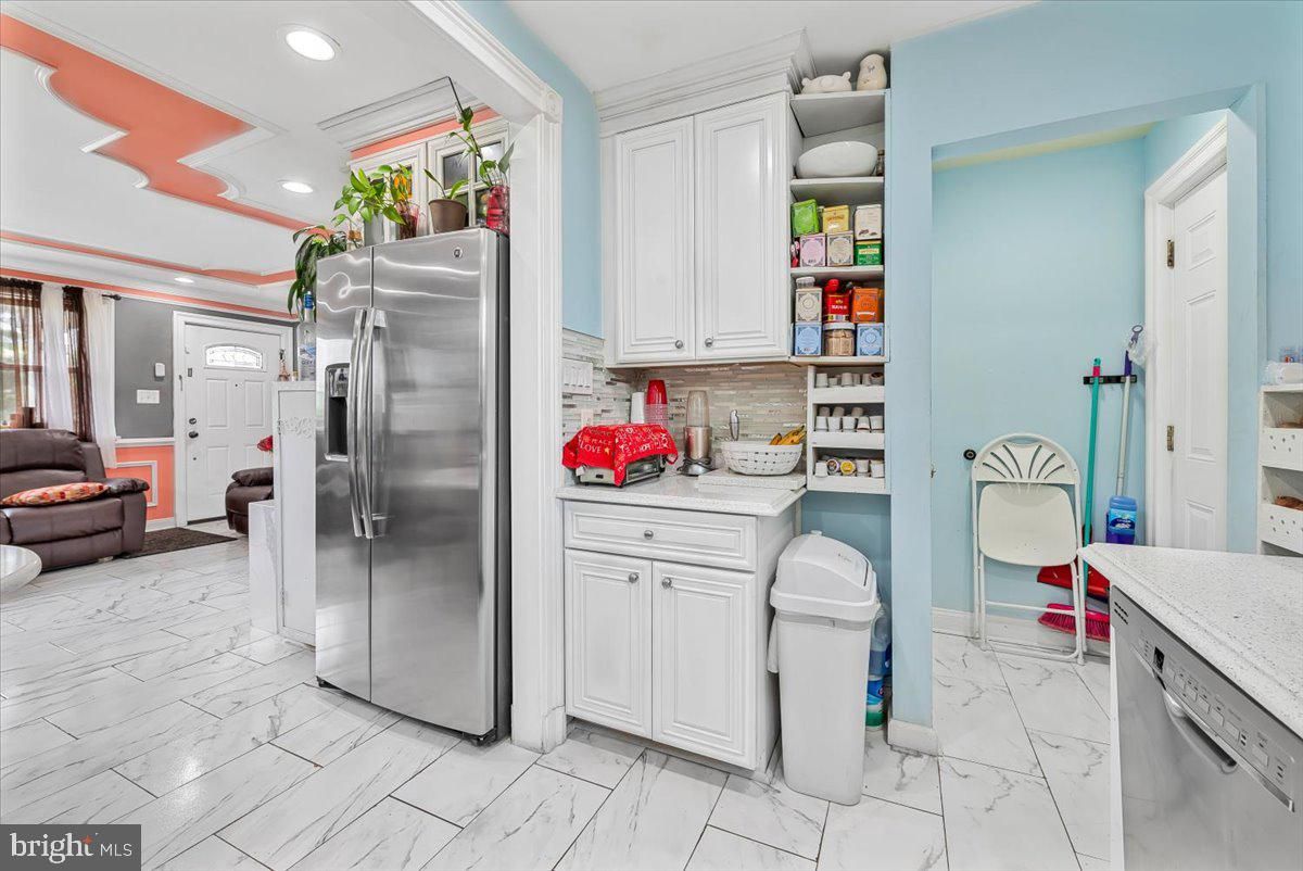 Interior, Kitchen, Marble, Recessed Lighting, Stainless Steel Appliances