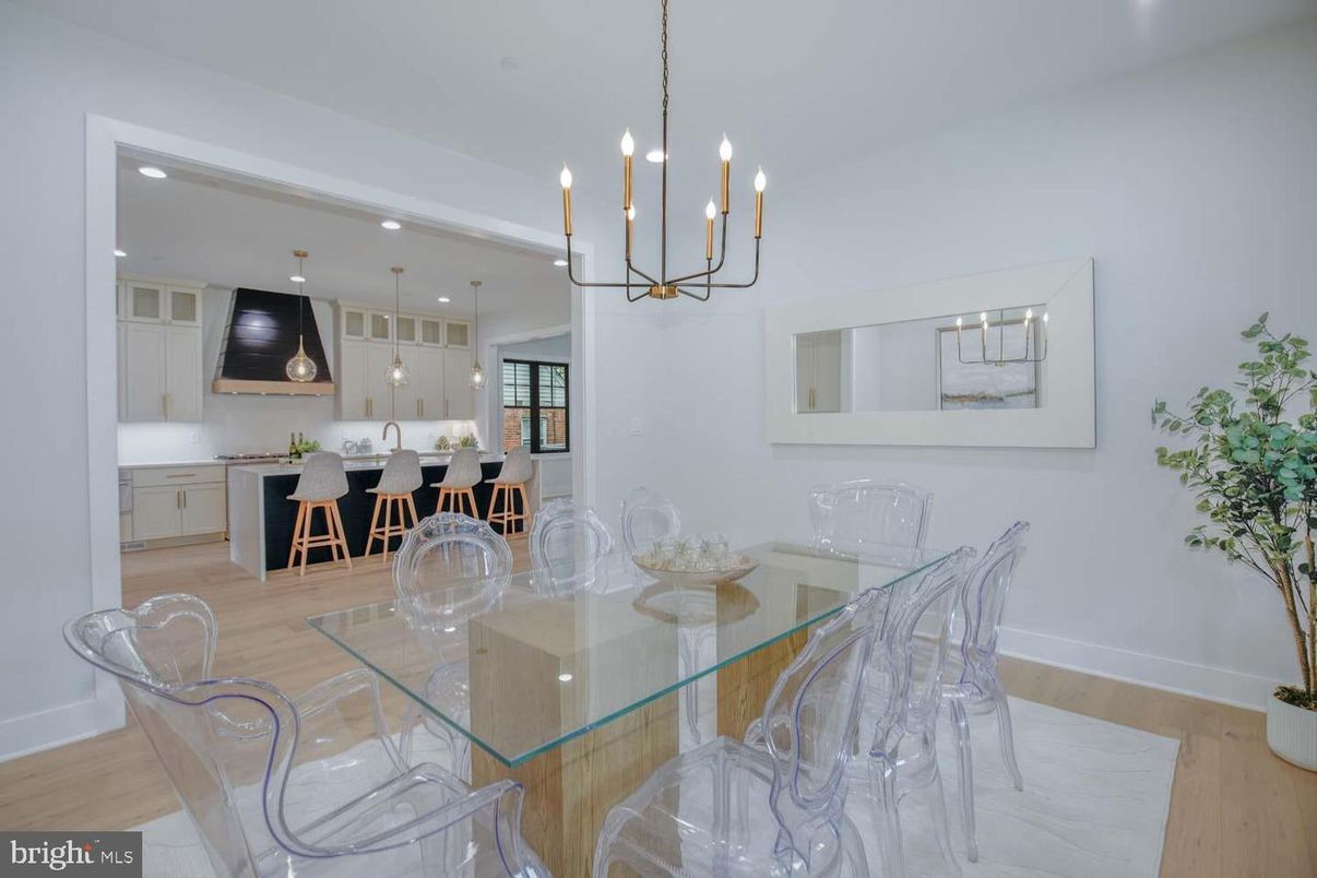 Dining room, Interior, Kitchen, Pendant Lights, Recessed Lighting, Wood Texture Flooring
