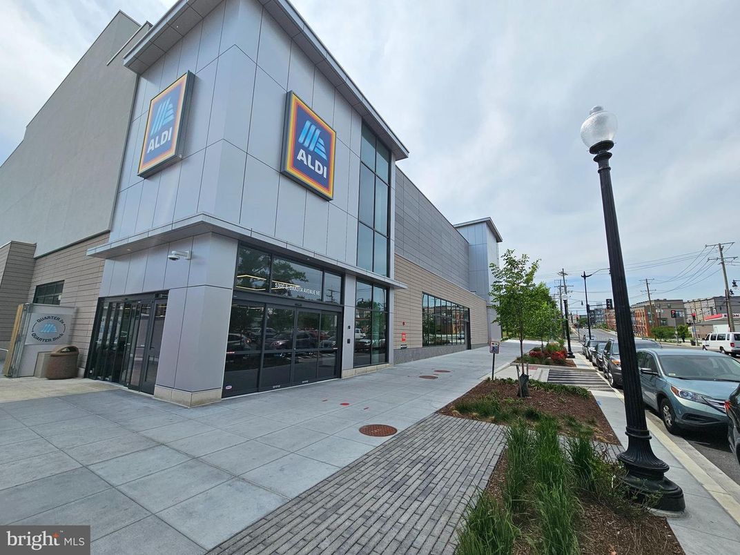 Exterior, Facade, None