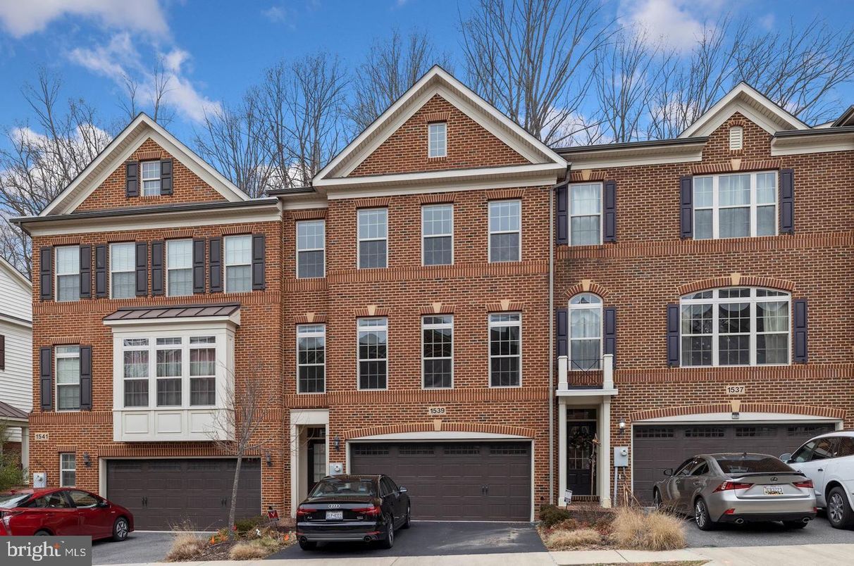 Attached, Exterior, Facade, Brick Facade, Rowhouse