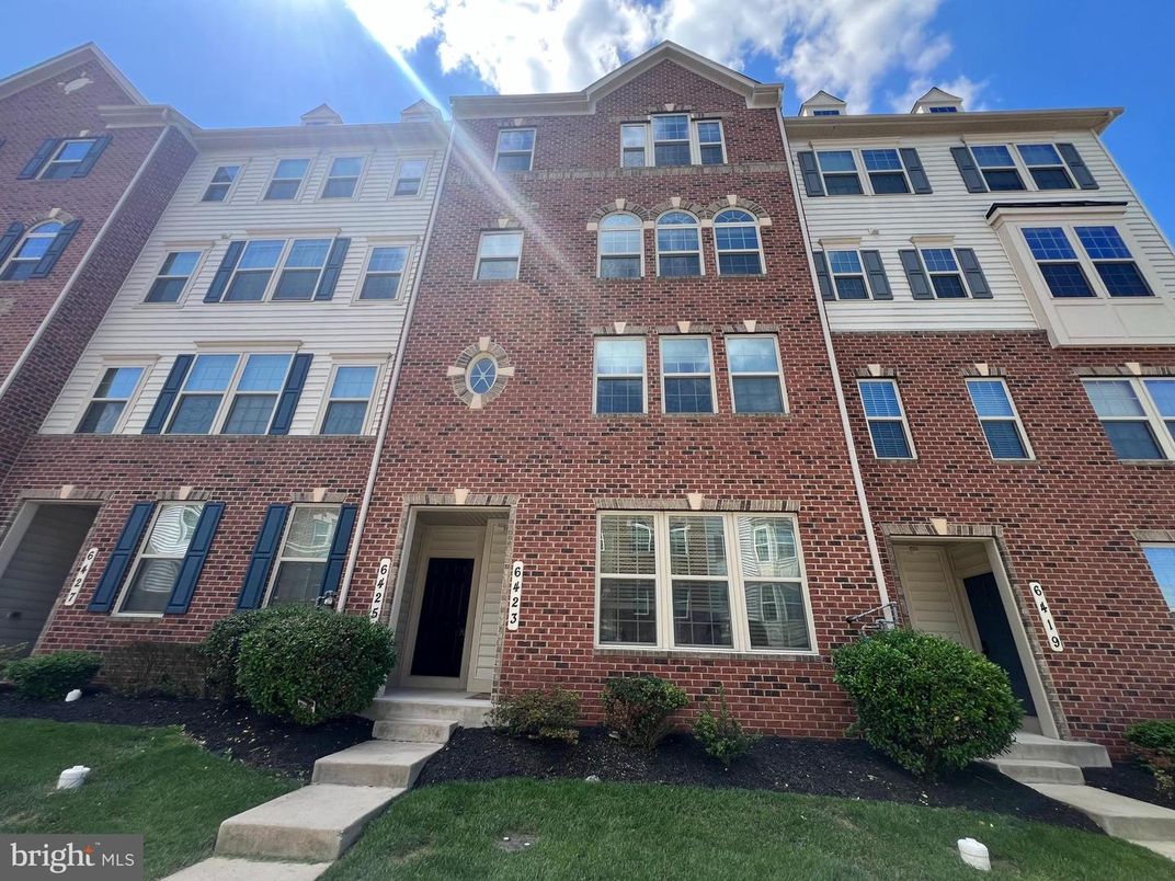 Exterior, Facade, Brick Facade, Rowhouse