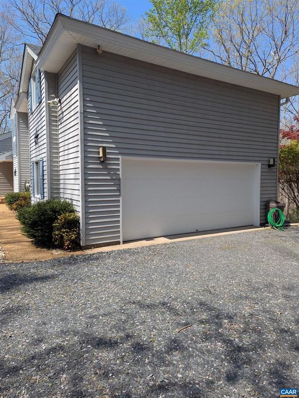 Detached Garage, Exterior