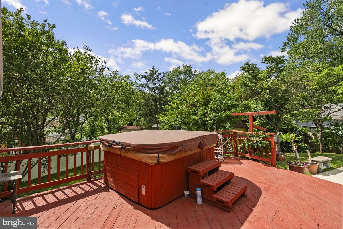 Exterior, Hot Tub