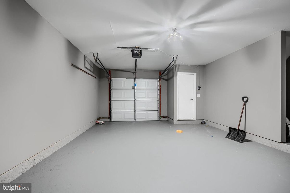 Garage, Interior