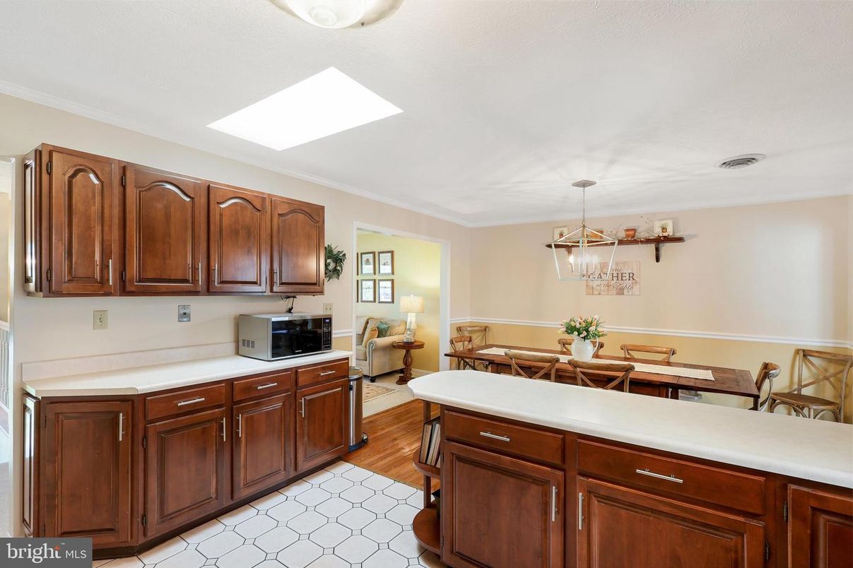 Dining room, Interior, Kitchen, Pendant Lights, Wood Texture Flooring