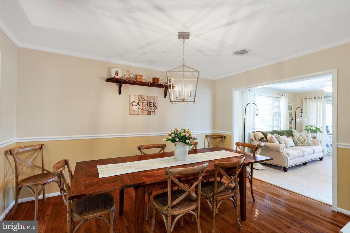 Dining room, Interior, Living room, Pendant Lights, Wood Texture Flooring