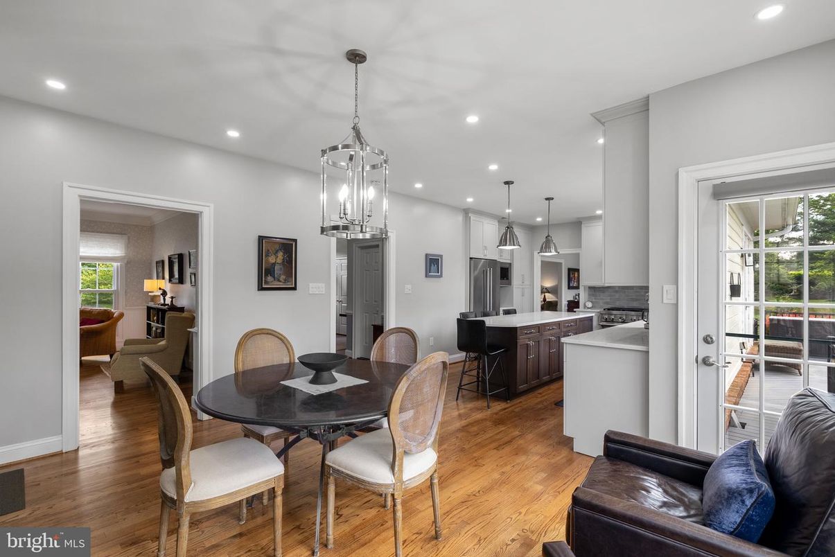 Dining room, Interior, Kitchen, Pendant Lights, Recessed Lighting, Wood Texture Flooring