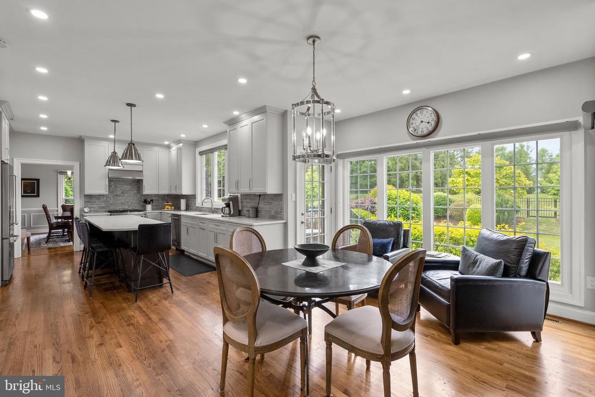 Dining room, Interior, Kitchen, Pendant Lights, Recessed Lighting, Wood Texture Flooring