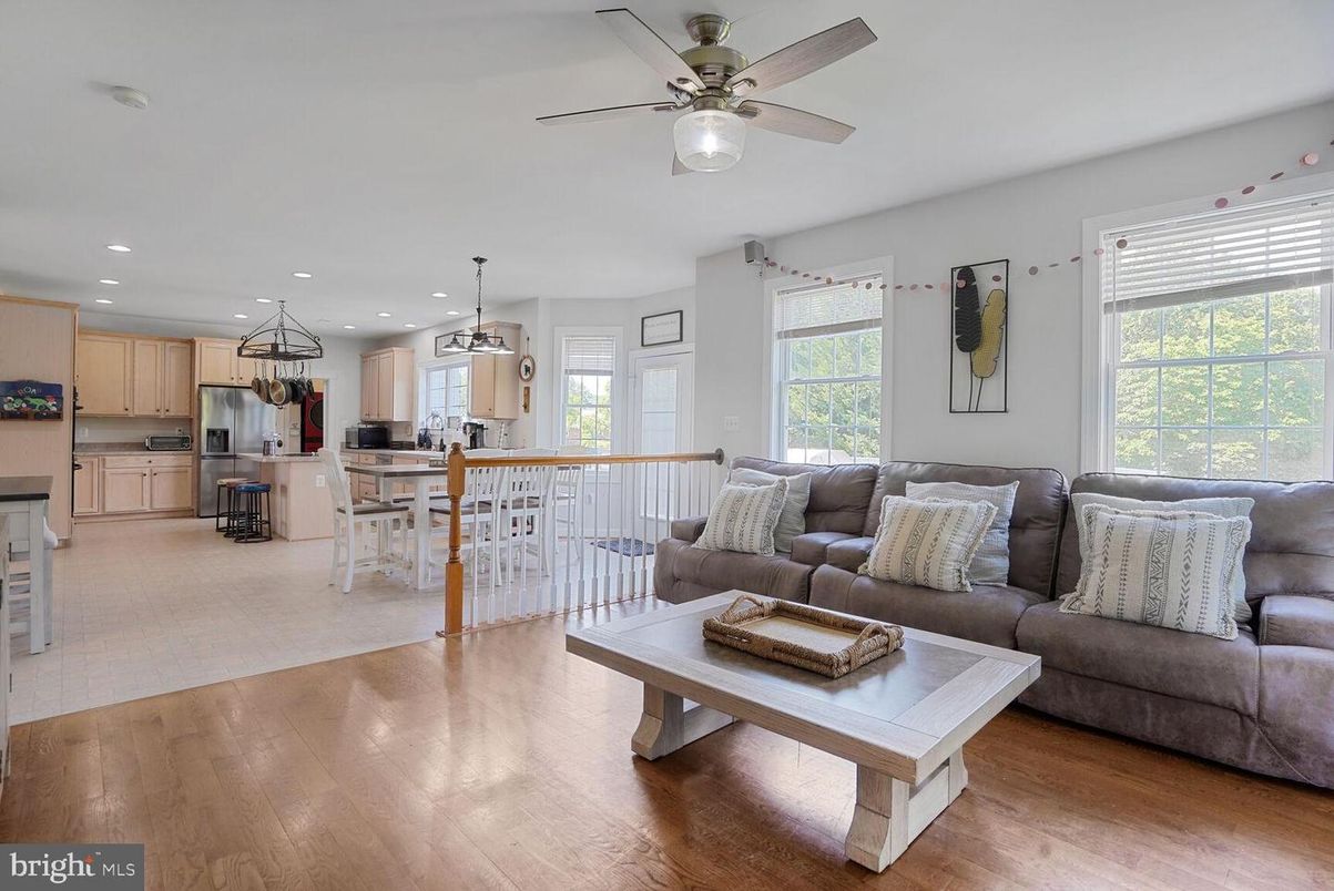 Interior, Kitchen, Living room, Pendant Lights, Recessed Lighting, Stainless Steel Appliances, Wood Texture Flooring