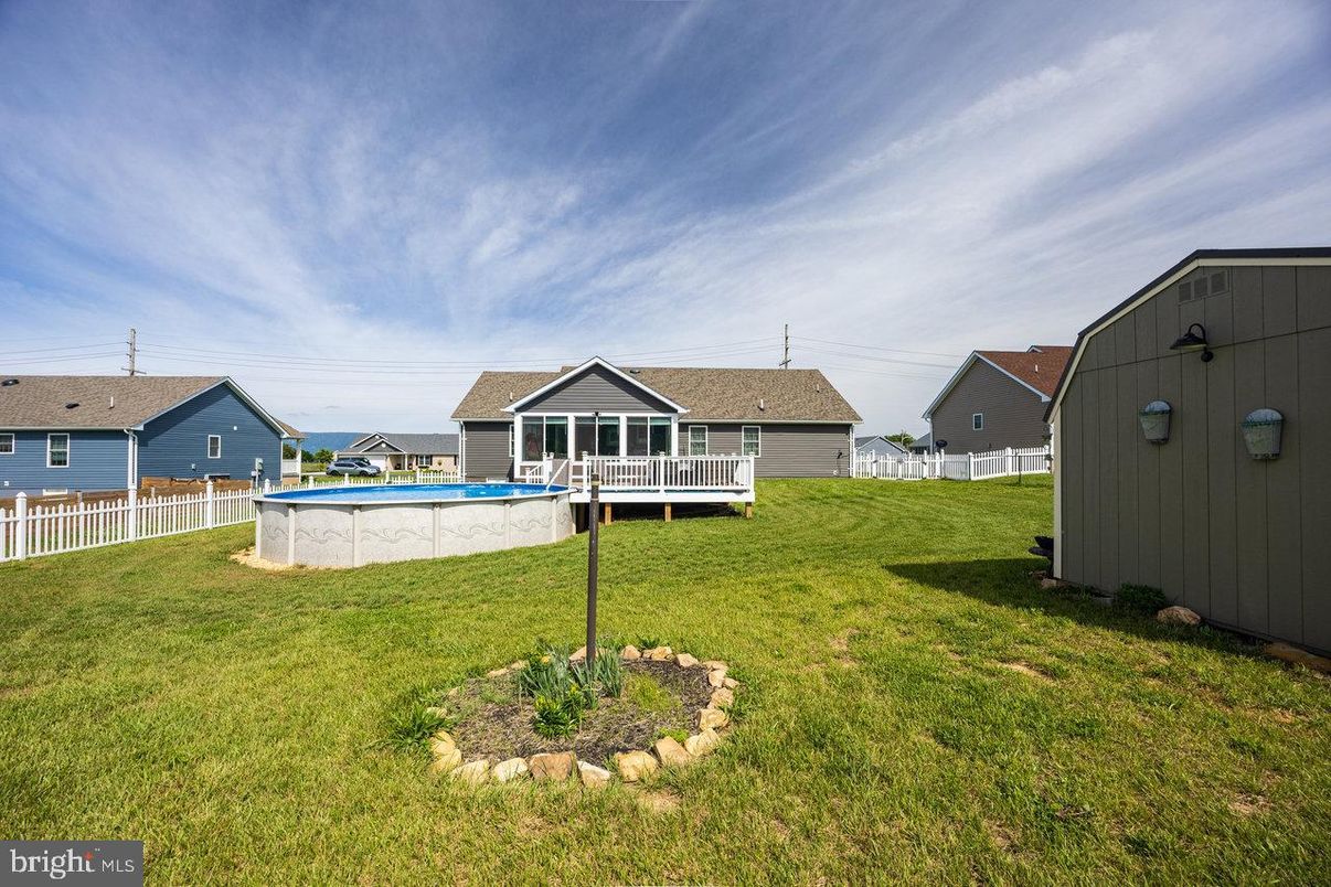 Backyard, Exterior, Pool